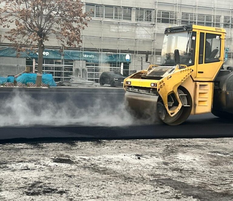 Asfalt Dökme Makinesi Nedir?